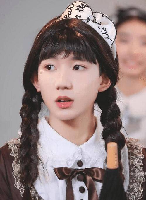 男扮女装的男咖,黄子韬妖艳,吴京变丫环,他就是"女孩"啊!