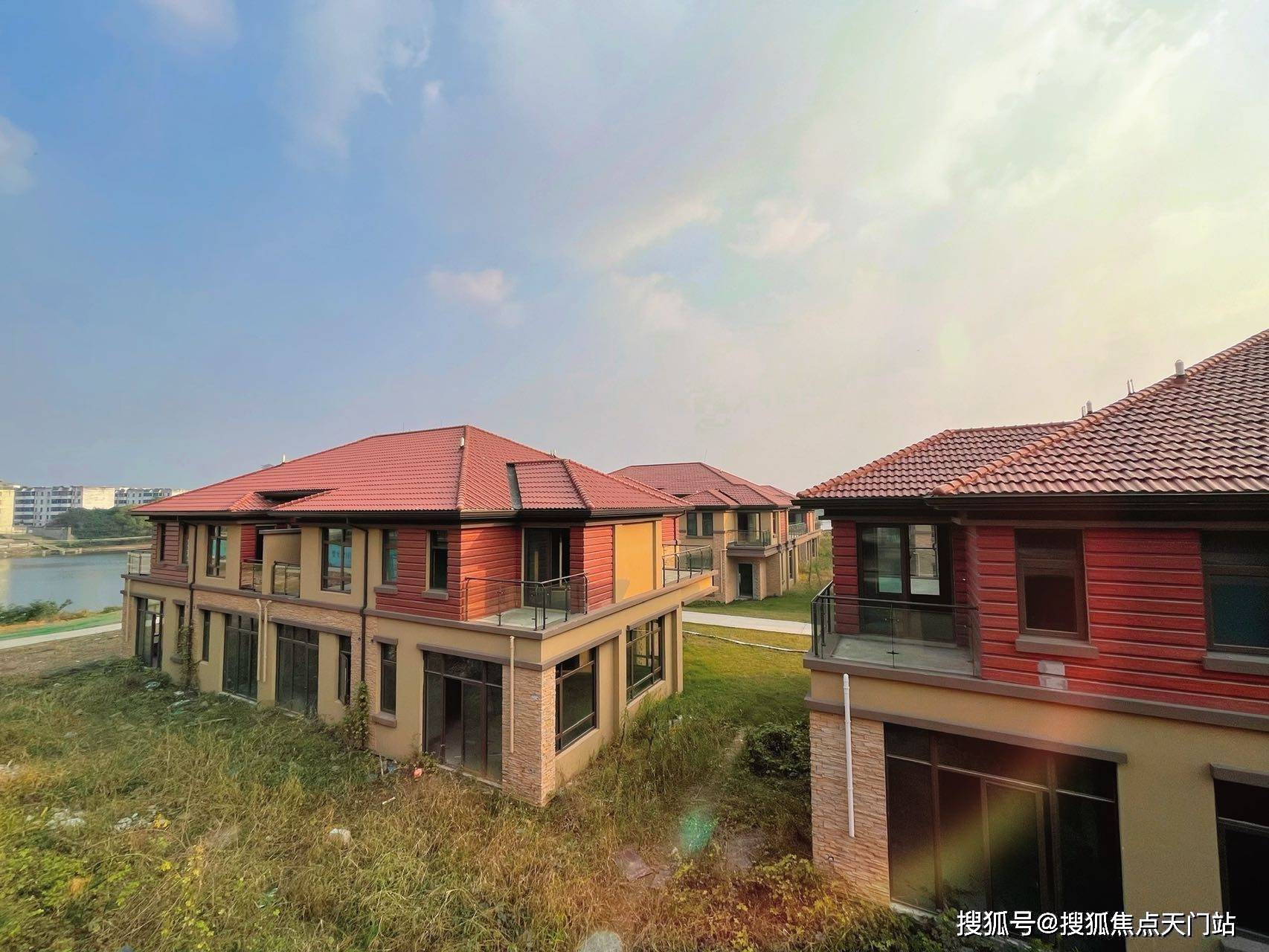 镇江东方丽晶别墅—电话—镇江东方丽晶别墅—售楼中心地址—24小时