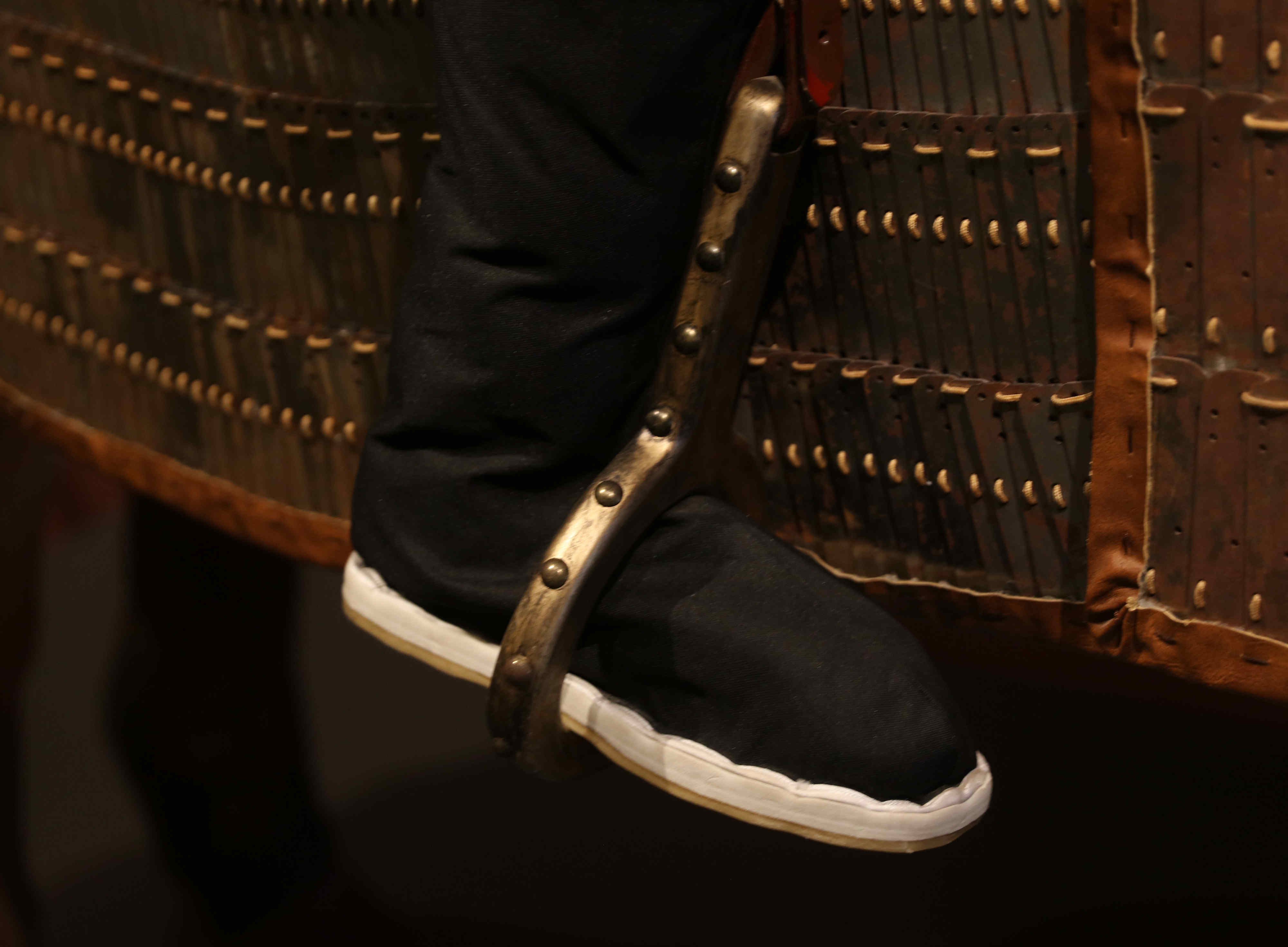 一对"马镫"何以为顶级国宝--兼谈影视艺术创作应尊重历史_骑兵_匈奴