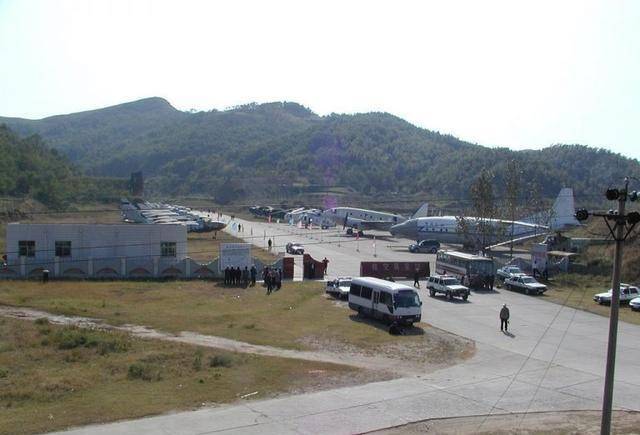 中国也有飞机坟场,还是世界第二大,保存着2000多架飞机_鲁山_空军部队