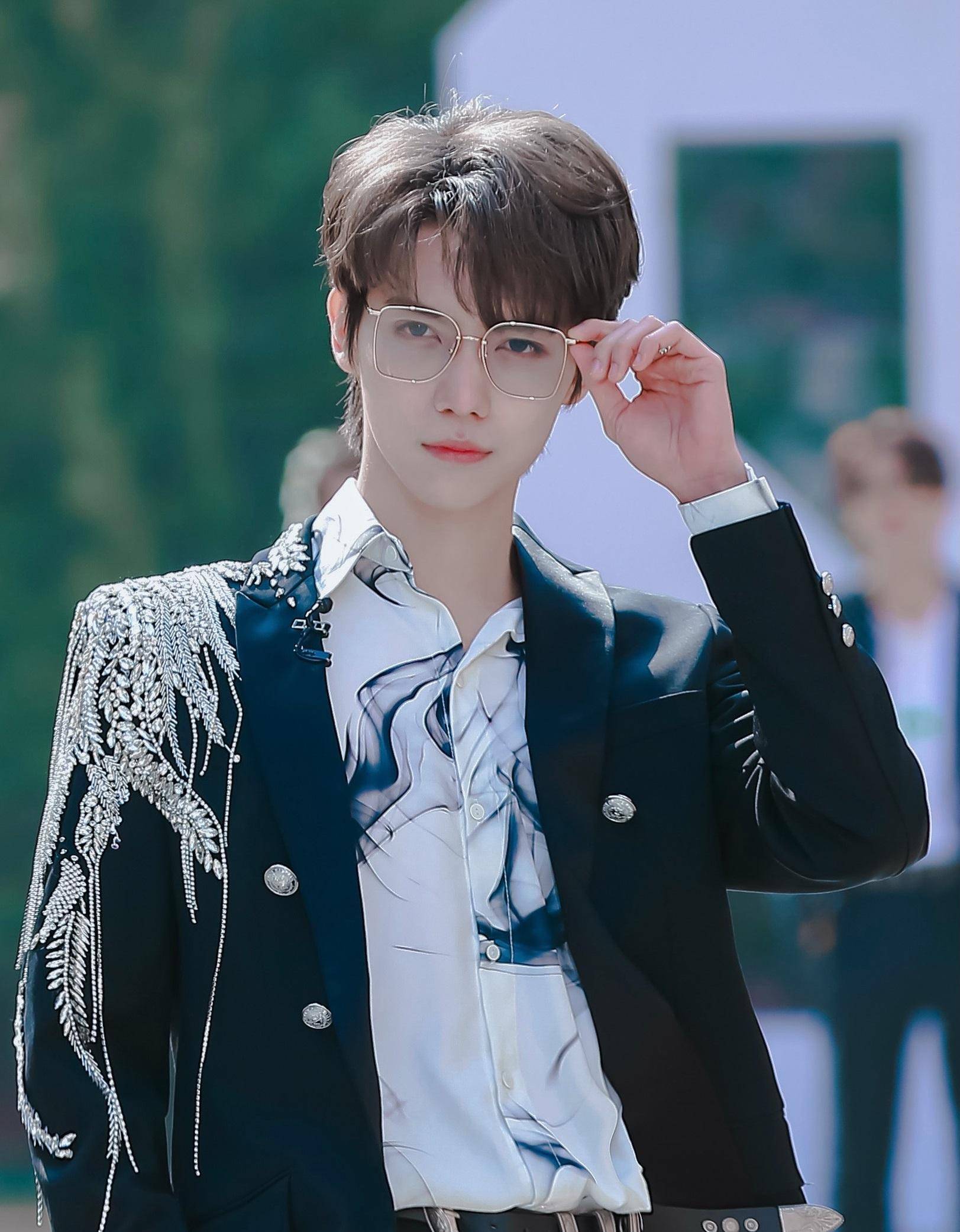 余景天发表顺位第一感言,呛声初c罗一舟,却注定打不破青你魔咒_节目