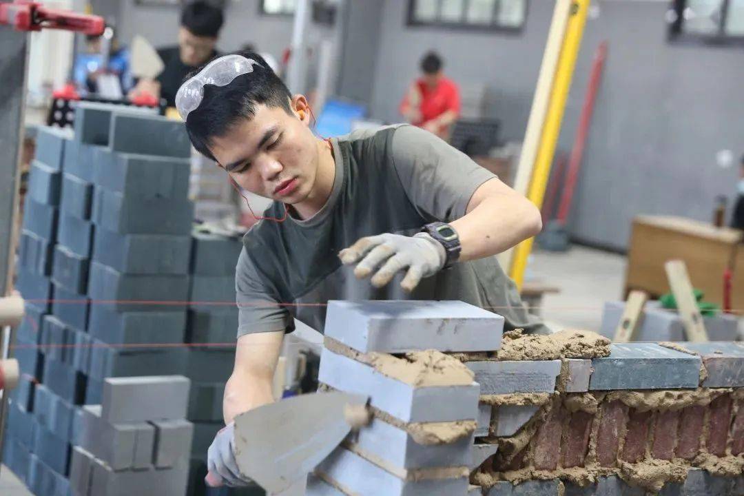 伍远州荣获2022年世界技能大赛砌筑项目金牌_比赛_选手