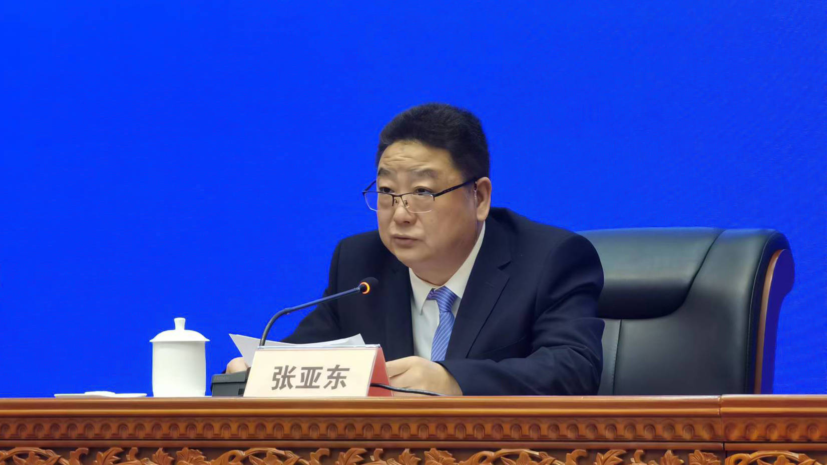 浙江省体育局副局长张亚东在会上作主要介绍(央广网记者 尚天宇 摄)