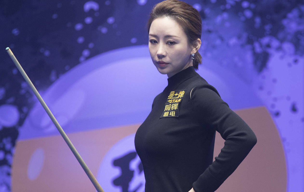 潘晓婷杂志写真,身材圆润,表情冷艳,有一种女王范,40岁没结婚_梦想