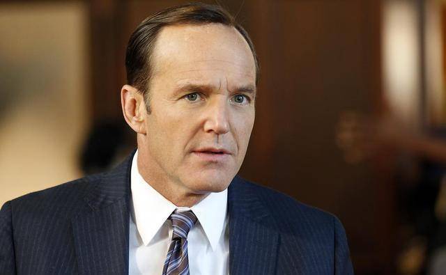 《美国队长》中反派居首,老戏骨紧随其后_雨果·维文_角色_电影