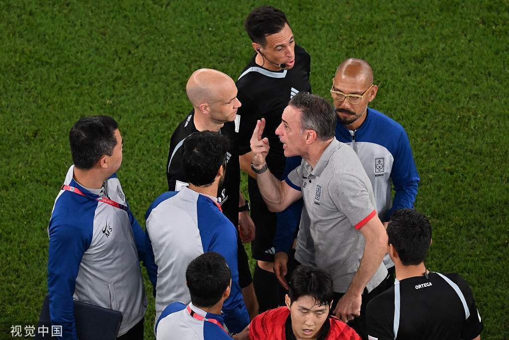 “韩国队”韩国队助理教练：比赛结果完全不公平，我们控制了场面