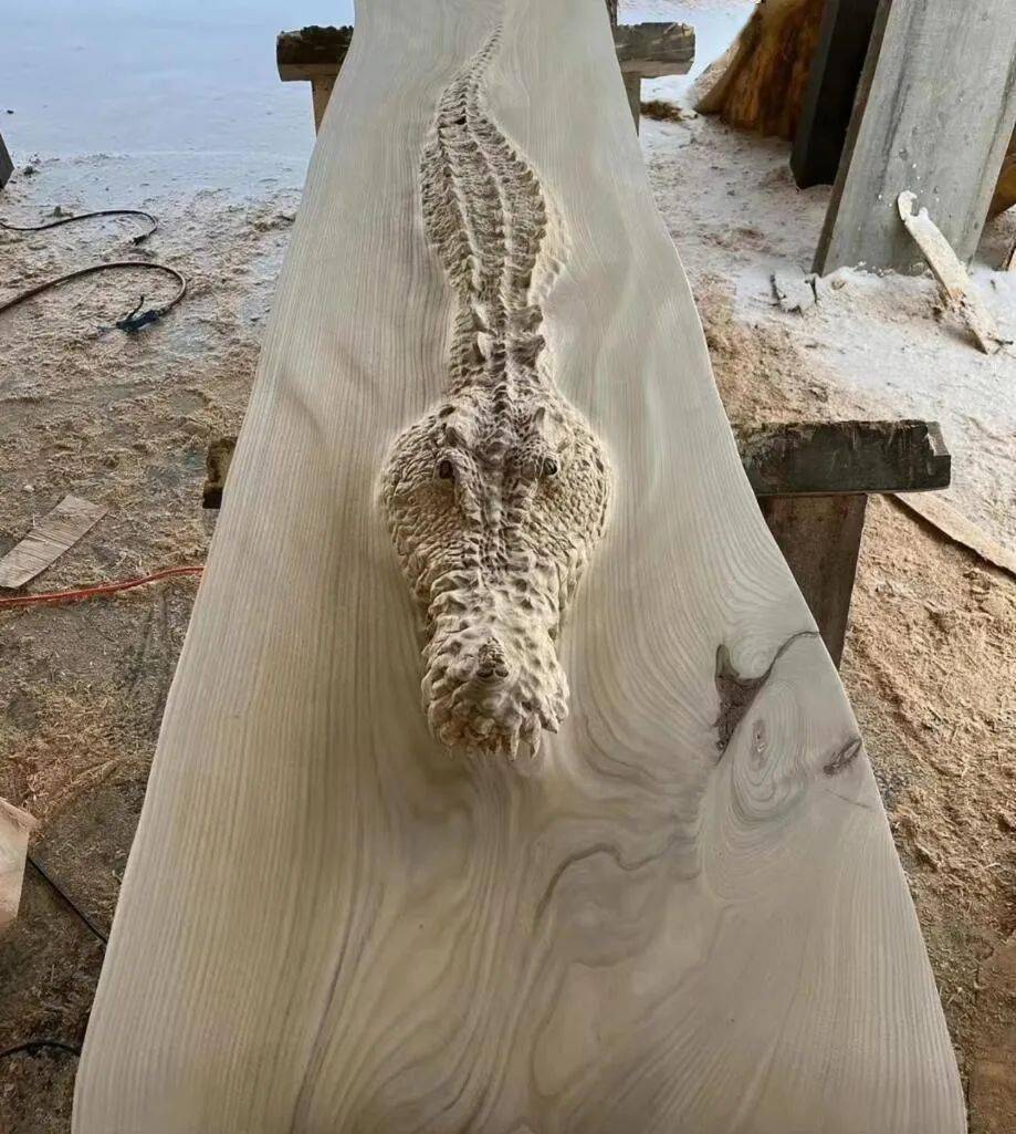 感觉很难摆放东西------------------------------什么人体蜈蚣马!