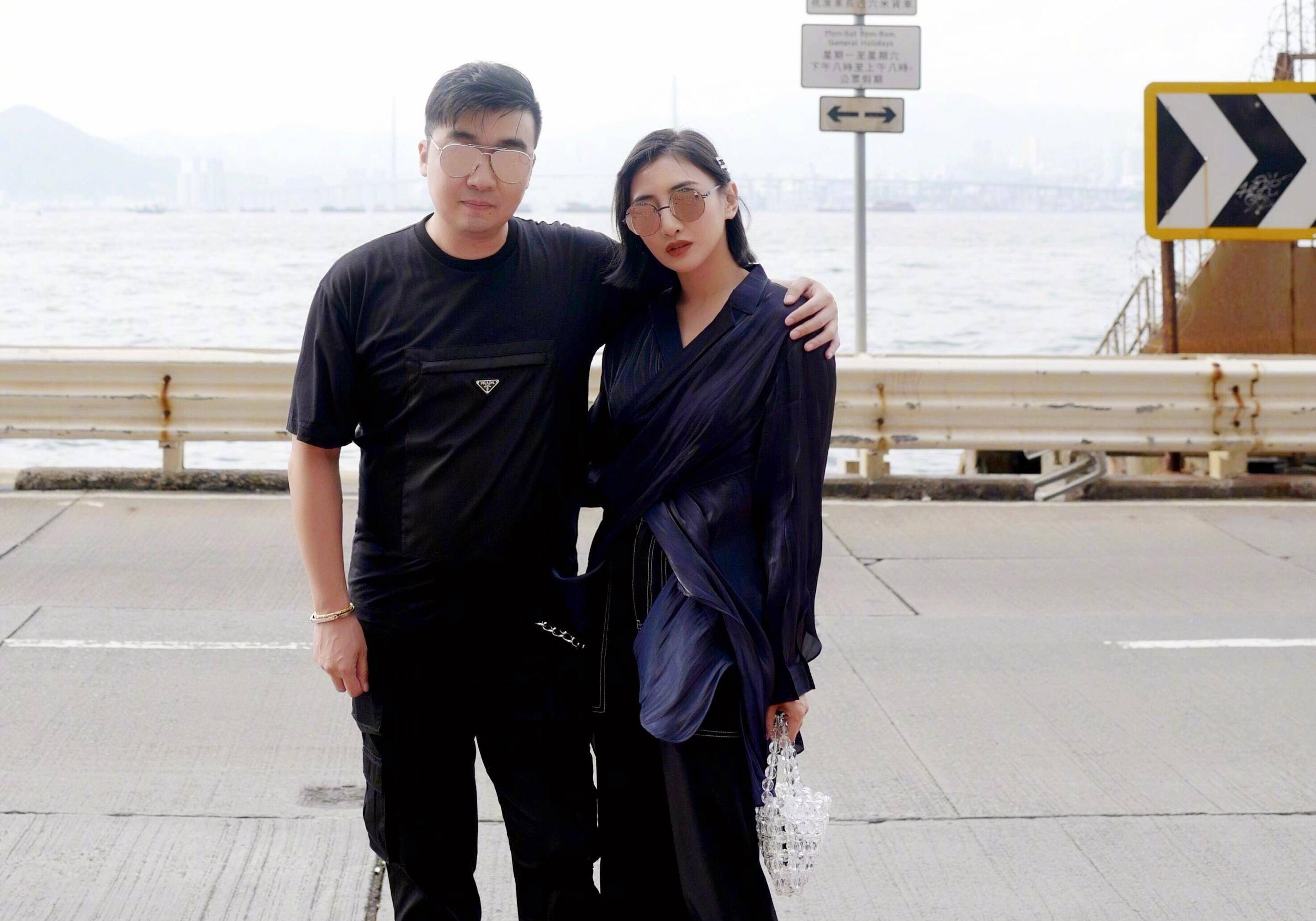 何雯娜和前妻都回应了,1个点赞1个删照,而梁超的做法却太现实_王晓娜