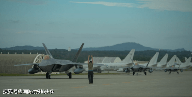 美国在中国周边大量部署F-22、F-35，中国通过加速生产歼-20来应对