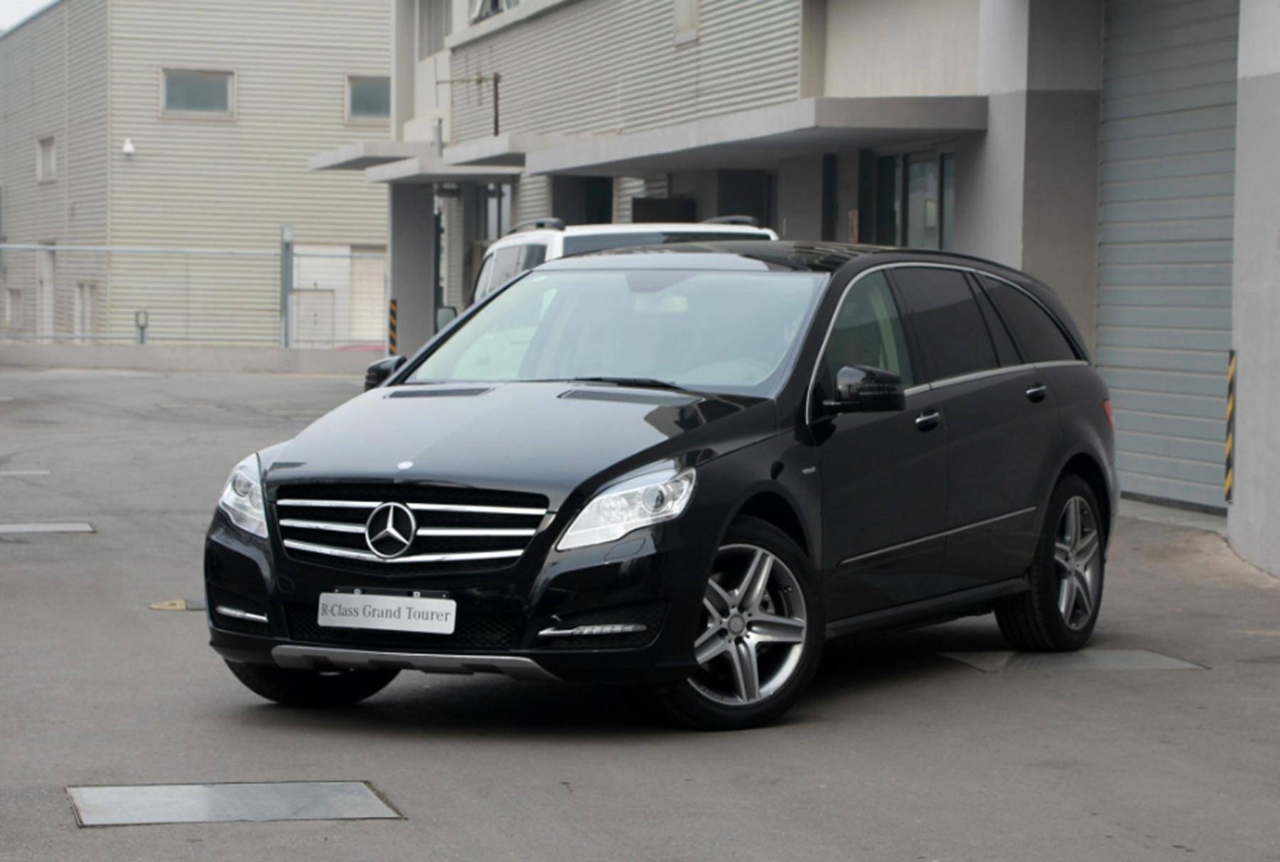 跑龙套10年被赞小太爷,走红后娶自己经纪人,座驾价值400万_张译_长相