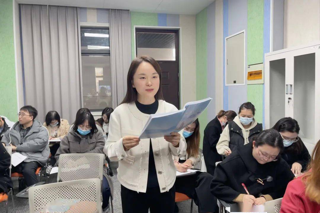 最后,天一二小黄婵君副校长对活动进行指导和总结.