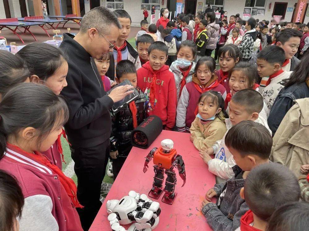 科普大篷車走進丹稜縣楊場小學_科學_科技_活動