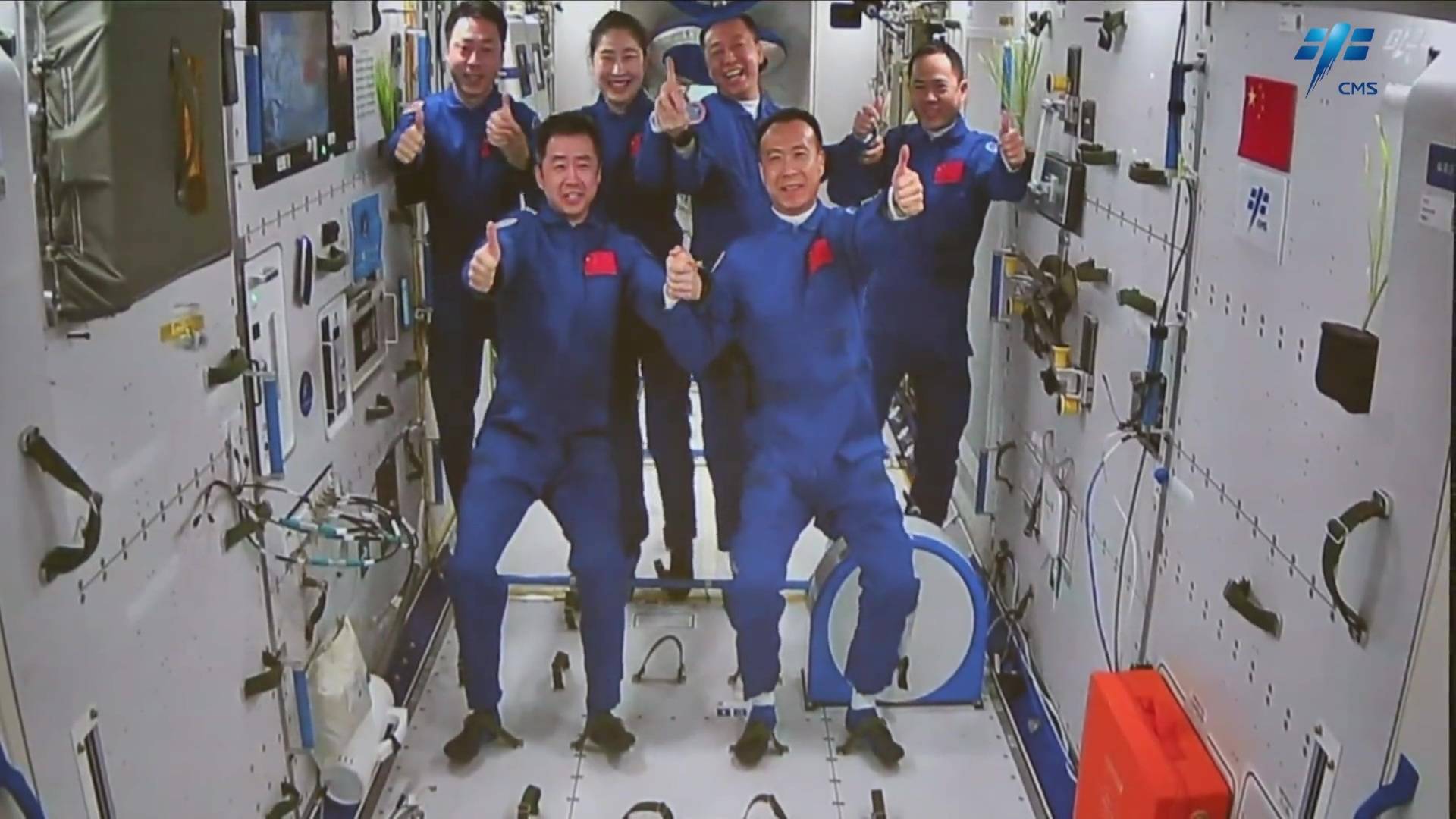 天舟五号与中国空间站2小时完成对接 速度创世界纪录_凤凰网视频_凤凰网