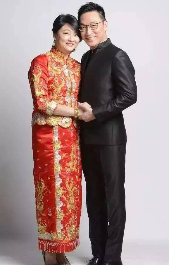 陈莉萍在《人在旅途》中是一名白富美,如今患病暴肥老公宠爱不弃_电视