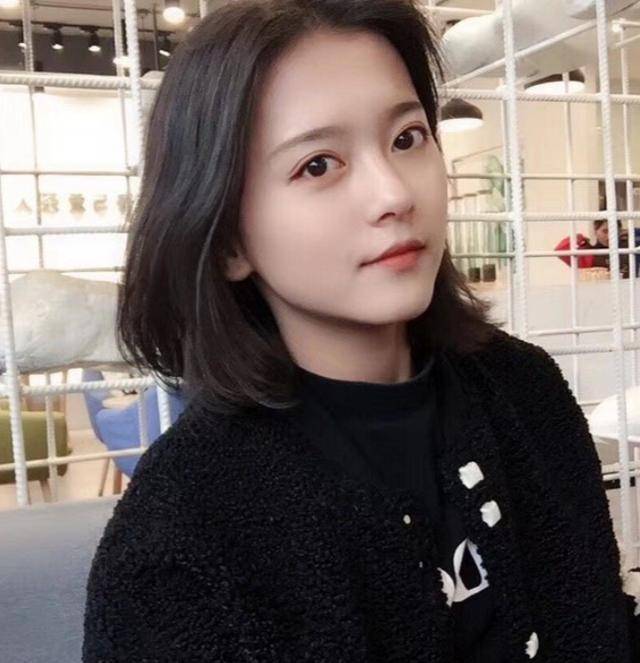 她是21年艺考女神,因酷似香妃走红,但看日常动态后