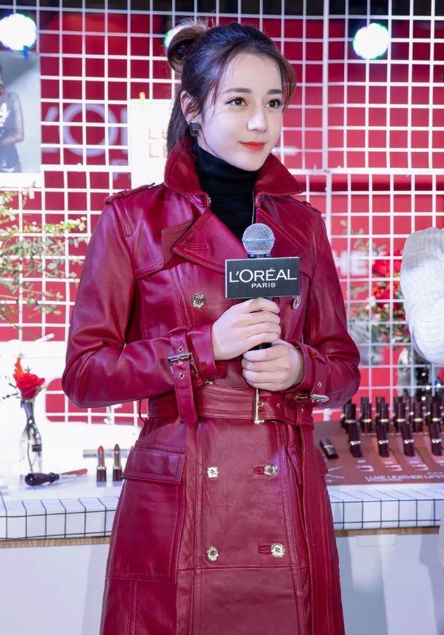 听说皮衣与秋天更配呦!时髦好穿,个性百搭_杨幂_气质_身材