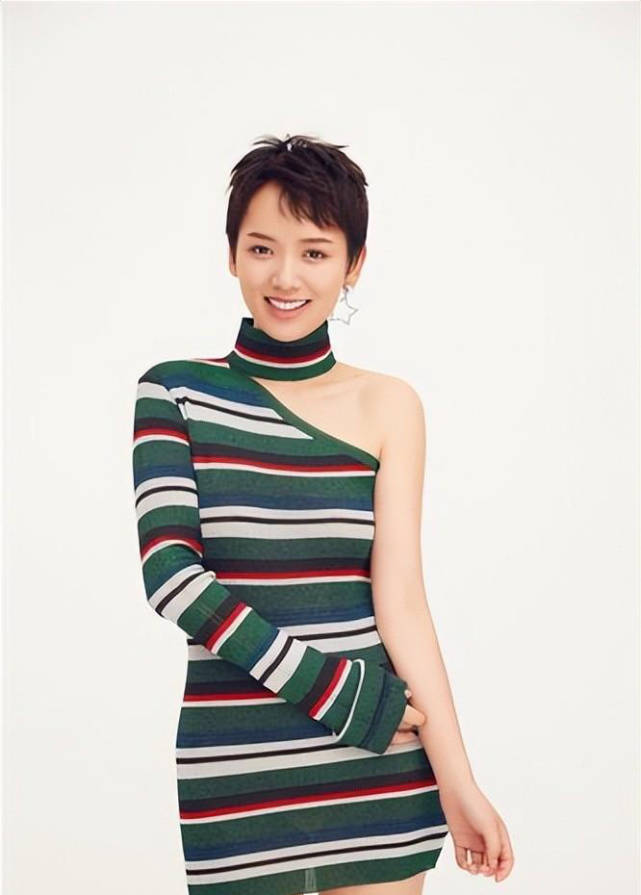 李晓峰与刘恺威恋爱,两人是邻居因装修结缘,认识俩月便相恋.