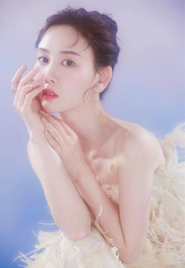 了07快男的模式,一开始也是选出了13强,不过因为孙昕欣退赛变成了12强