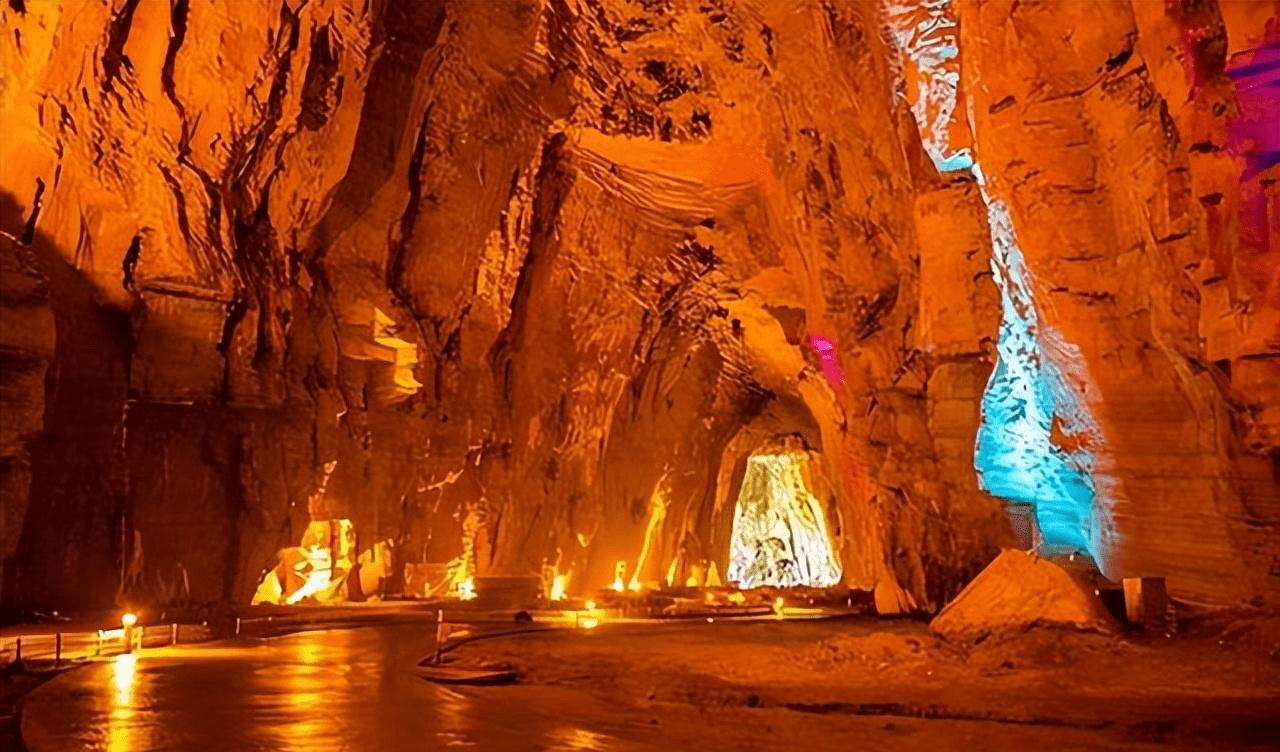 湖北发现中国"最大"的溶洞,直升机可随意出入,令人不可思议_游客_地方