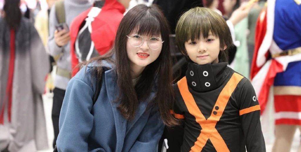 5岁出道,7岁给杨幂做"儿子"走红,如今10岁帅到令你眩晕_张艺瀚_阿离