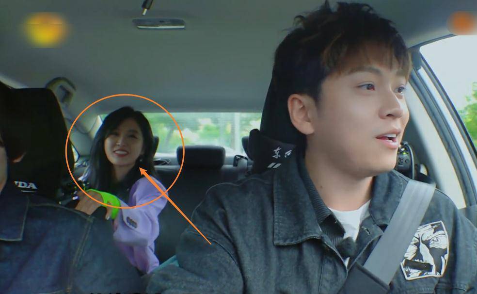 吴宣仪练车过程摔伤,原本以为她会气馁,不料凭这一举动实力圈粉_科目