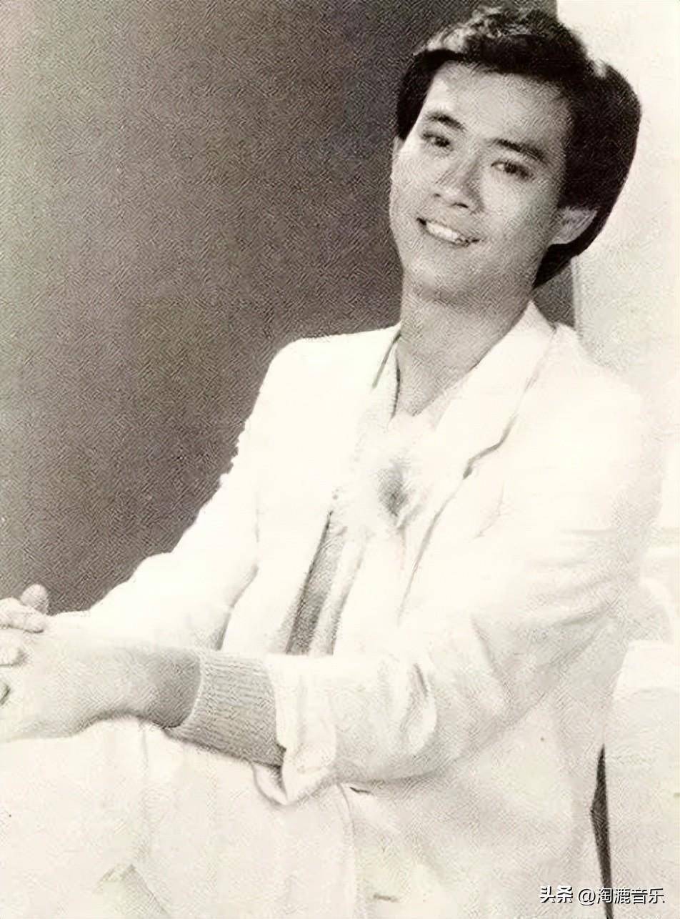 陈齐颂看着他信誓旦旦:"你外形条件这么好,歌唱的也不错,不做艺员实在