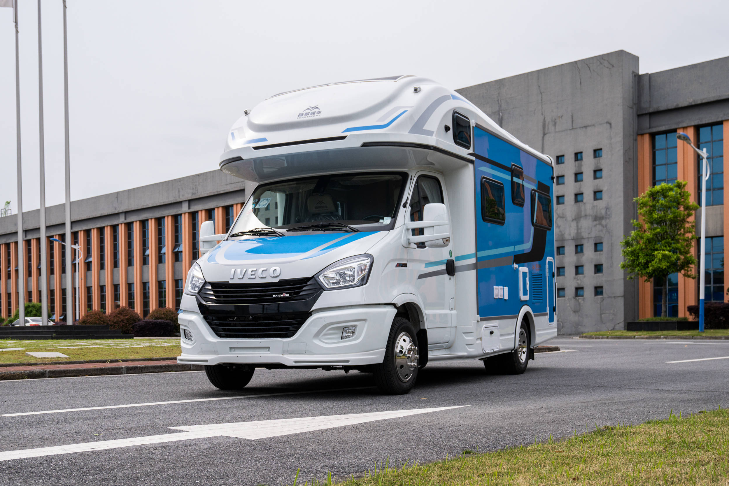 08隆翠房车购车节:哆啡c615-h,实木家具内饰,畅享美好旅途!