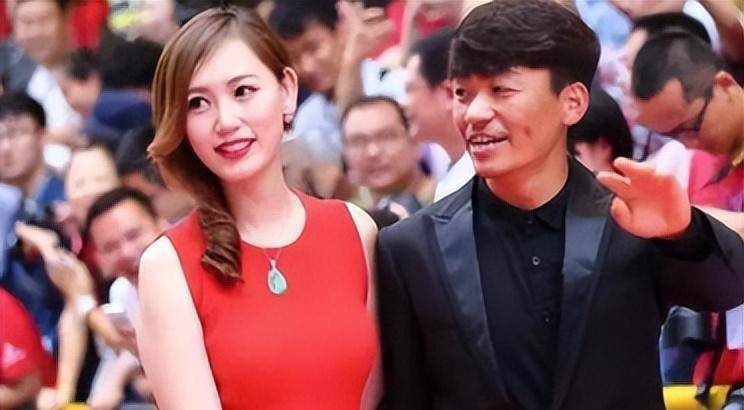 在有了足够的物质条件后,马蓉开始遐想,如果老公能长得再帅些就好了!
