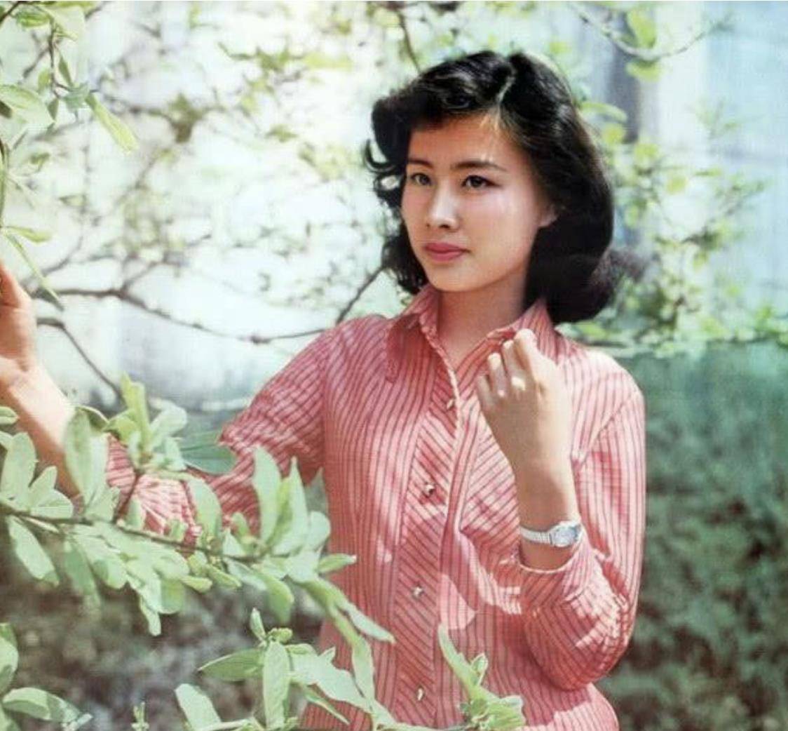 八十年代所崇尚的一种英气俊秀美,影星赵娜就是代表性人物_观众_影片