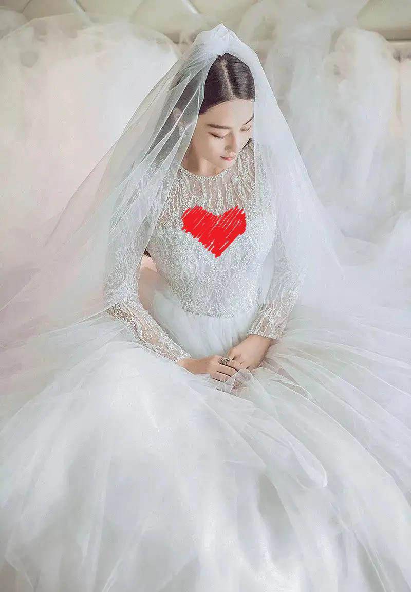 周迅原来穿过缎面婚纱!