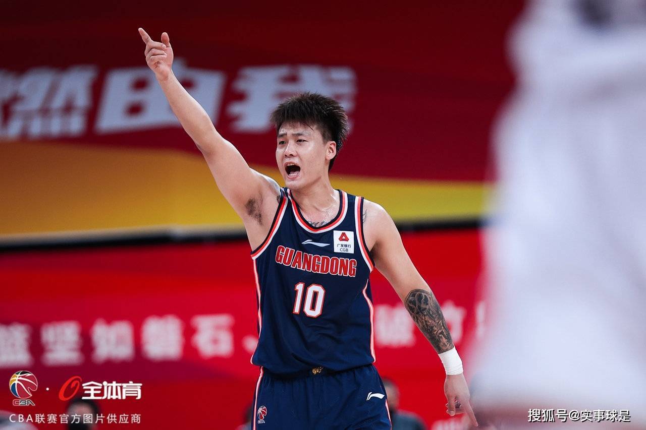 cba全明星赛:赵睿27分获mvp,南区100-88战胜北区,12人全得分_命中
