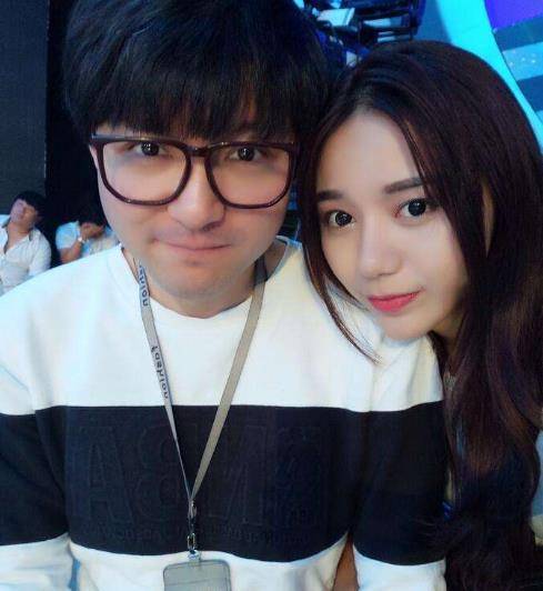 4年前,《非诚勿扰》女嘉宾牵走台下最帅男导演,两人现状如何?_傅蒙晰_