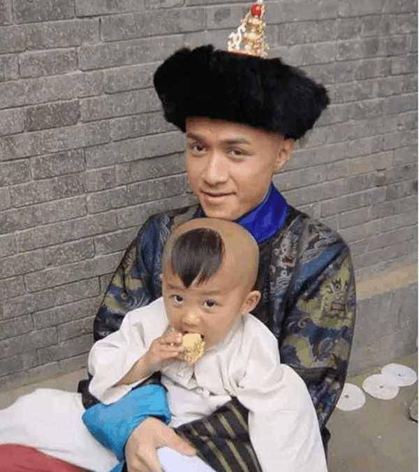 曝光21岁贾云哲追求林妙可那点事儿_因为_身高_节目