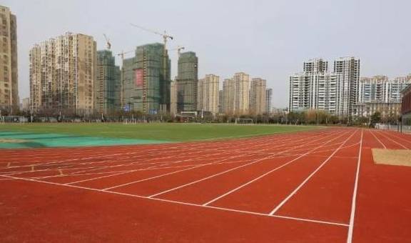 盐城这所学校运动场,已向市民开放!