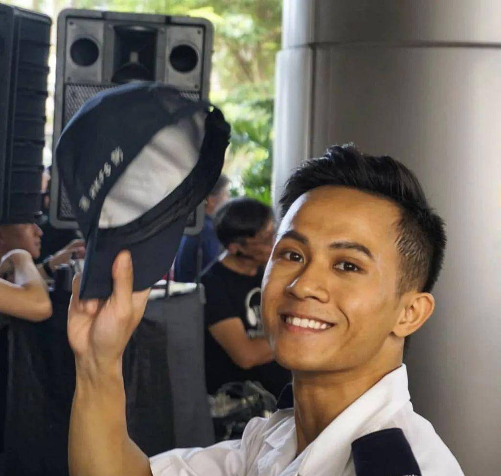 李日升童星出身6岁入行拍剧,加入tvb20年感心灰意冷拒续约!