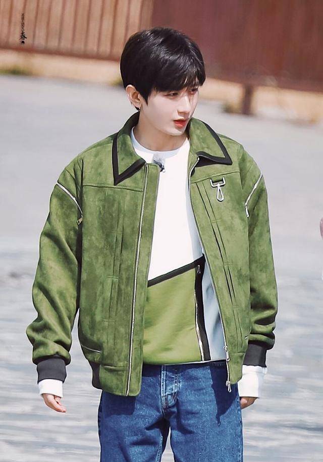 心疼成毅!参加《跑男》连助理都没有,冻得直打哆嗦没人管?