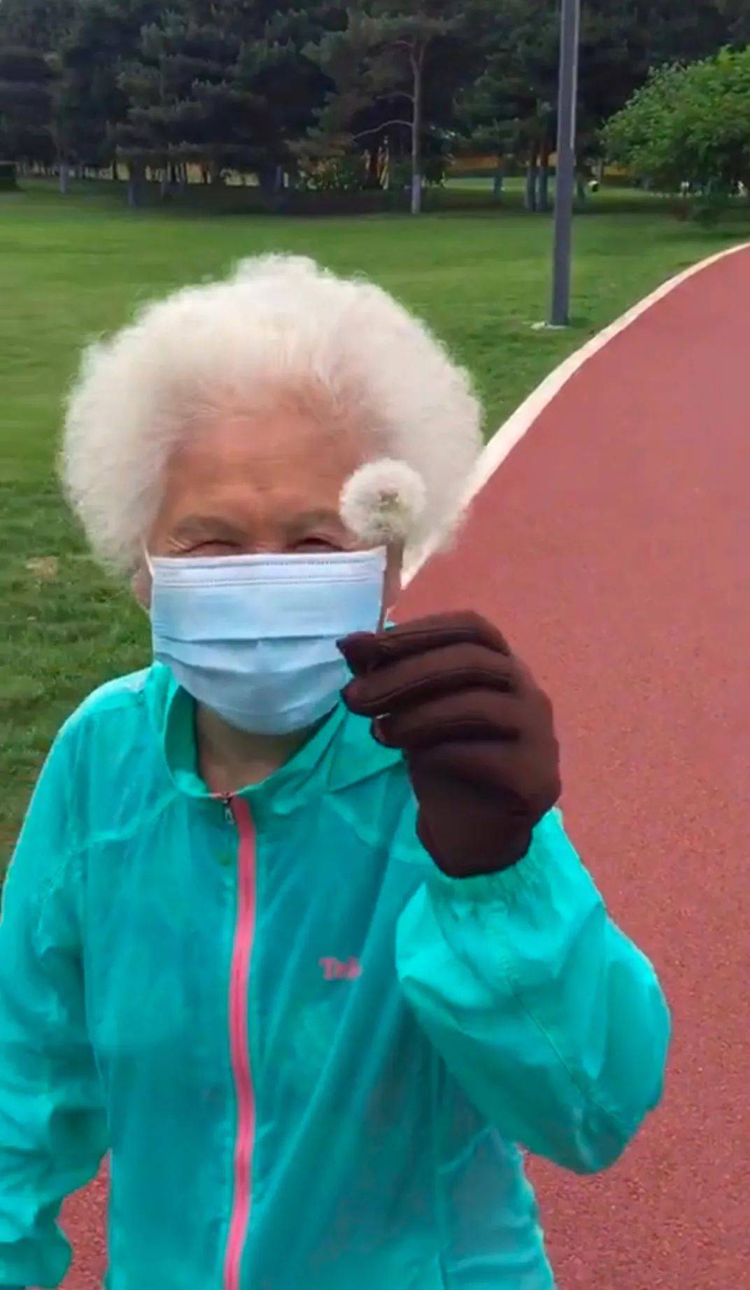 67发友资讯丨22岁女生应聘发模后脑勺被剃光_头发_视频_女士