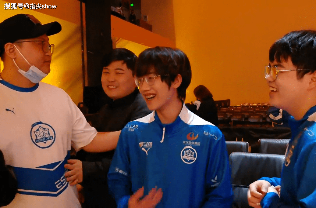 estar两场横推hero,场均不到13分,坦然廉颇一拍五,久哲绝望了_estar