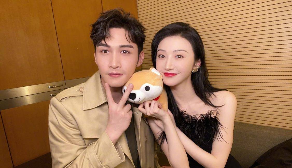 张彬彬被问女朋友和景甜谁更美,尴尬不已,何老师再现高情商回答_景甜