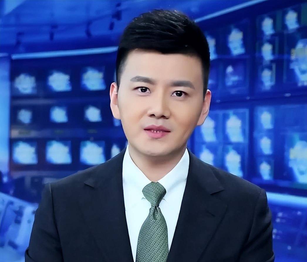 央视主播严於信:是才子也是孝子,迎娶美娇妻,爱情事业双丰收_父母