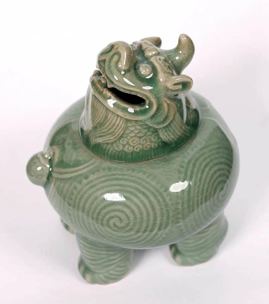 香薰,深腹八角双鱼盘等具有代表性的明代竹口窑瓷器作器形研究之用