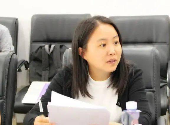 钱静红(雅迪集团控股有限公司总裁)公开资料显示,董经贵,1970年出生