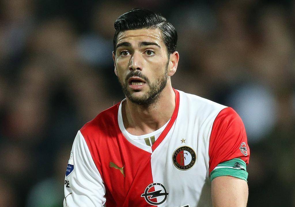 球1助攻的惨淡表现让帕尔马也失去了耐心,春季转会转手就将佩莱租给了