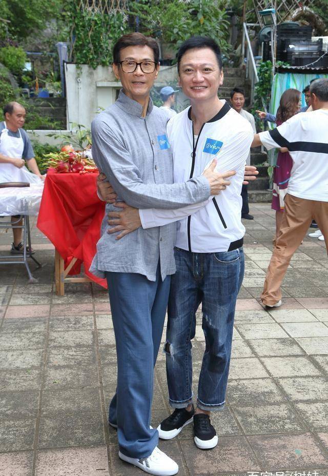 tvb《大时代》丁蟹父子25年后重聚,郑少秋盼电影版邀吴启明出山_发展