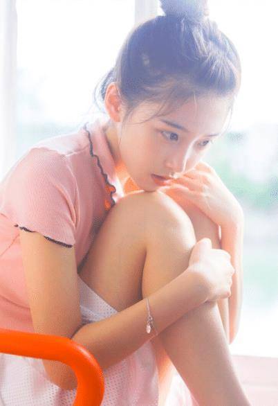 虽然没有工作,但是半藏森林也完全没有受到出轨事件的影响,当时就一直