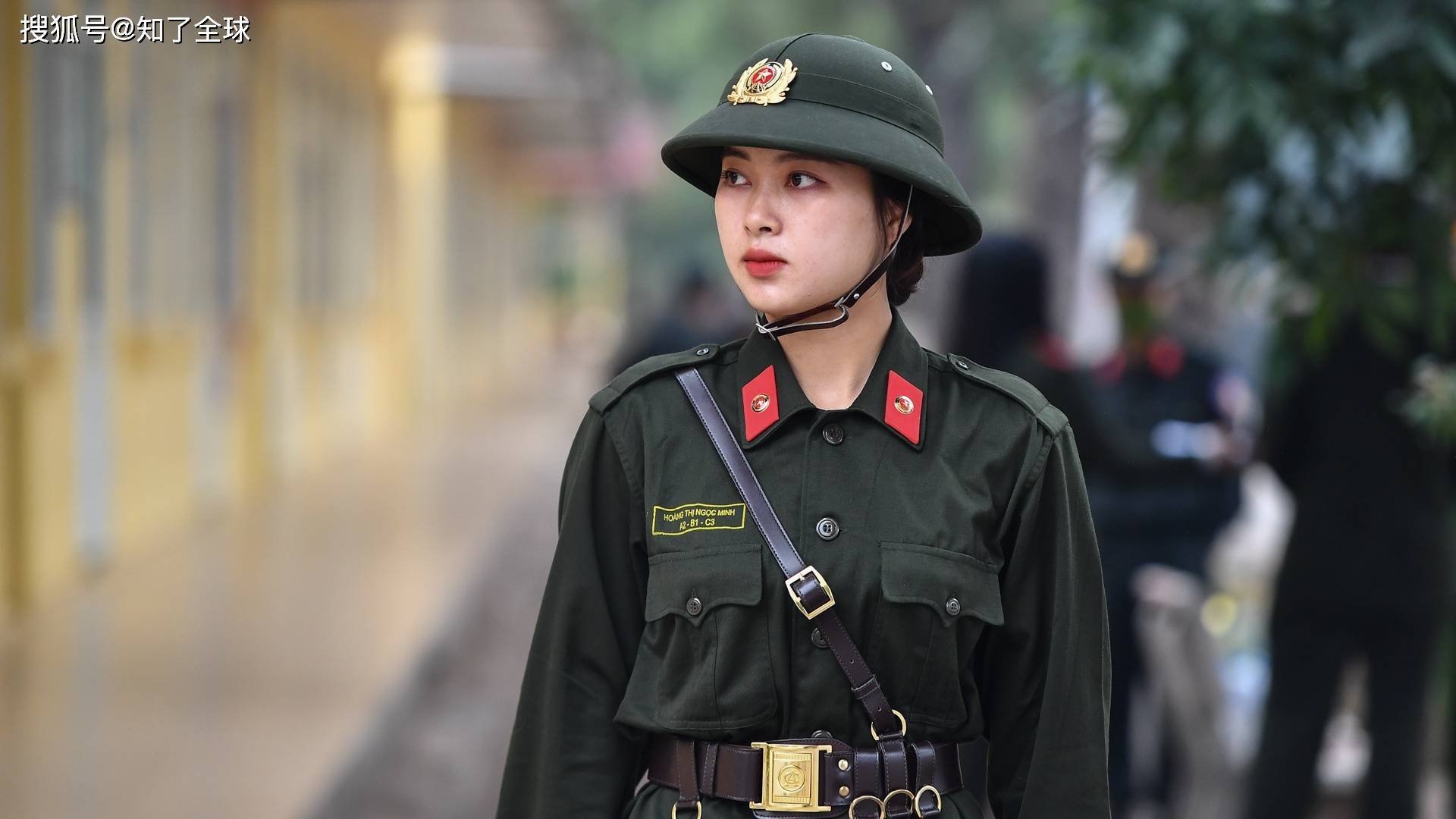越南,一位19岁女警的自述:在这里会被罚站!但我们长大了!