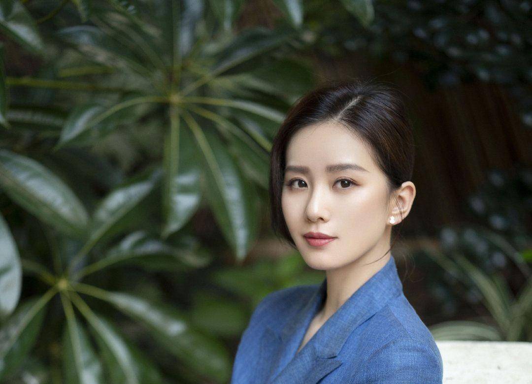 刘诗诗职业装出席活动,被夸真的太美了,姐姐状态真好_气质_电视剧_一