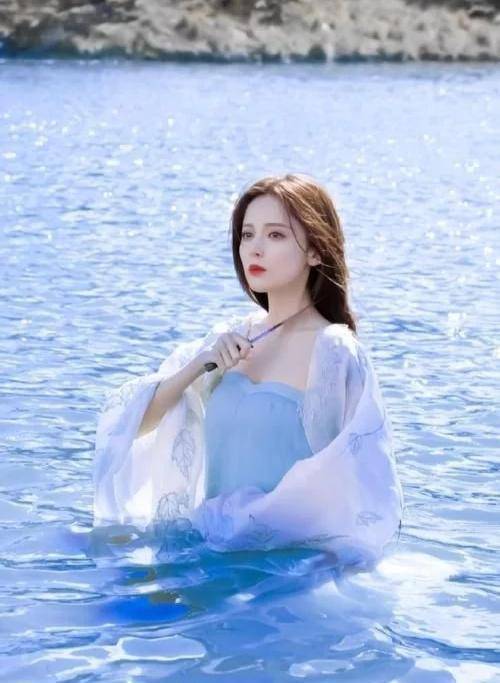 那些古装剧中的"绝世美人"刘亦菲赵丽颖杨幂,谁才是实至名归?