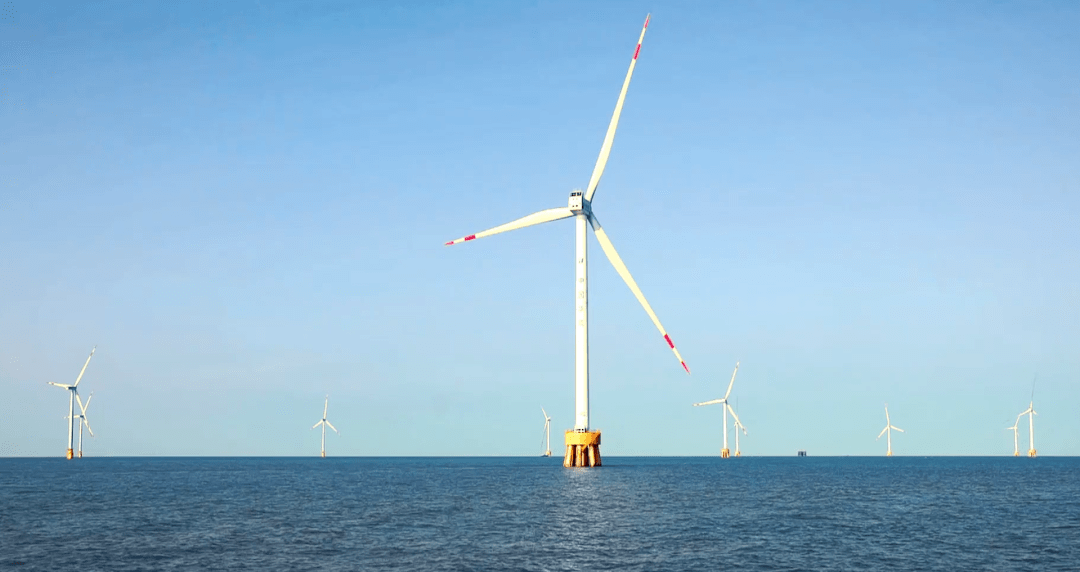 全球最大19mw半直驱永磁风力发电机顺利抵达开发区