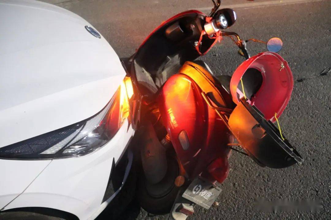 摩托车车祸游戏图片